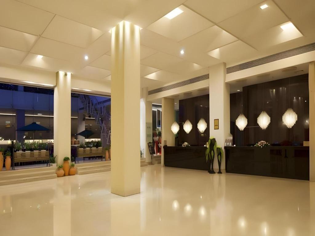 Catic Hotel--Adjacent Buliding تشوهاى المظهر الخارجي الصورة